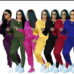 NWOT - Women Tracksuit